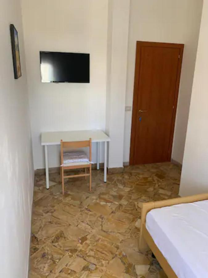 Daniele Rooms Arezzo Bagian luar foto