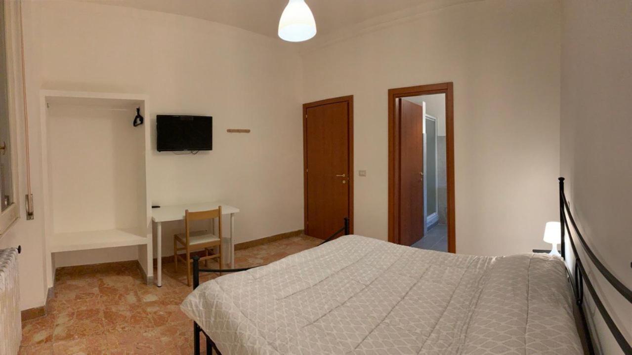 Daniele Rooms Arezzo Bagian luar foto